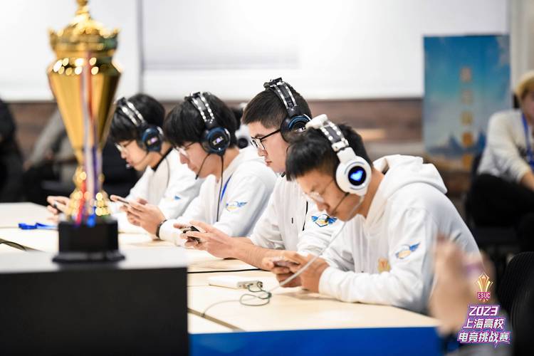 「职业电竞战队更换版本阵容：开云体育官网追踪DOTA、LOL季中改动对盘面的冲撞」