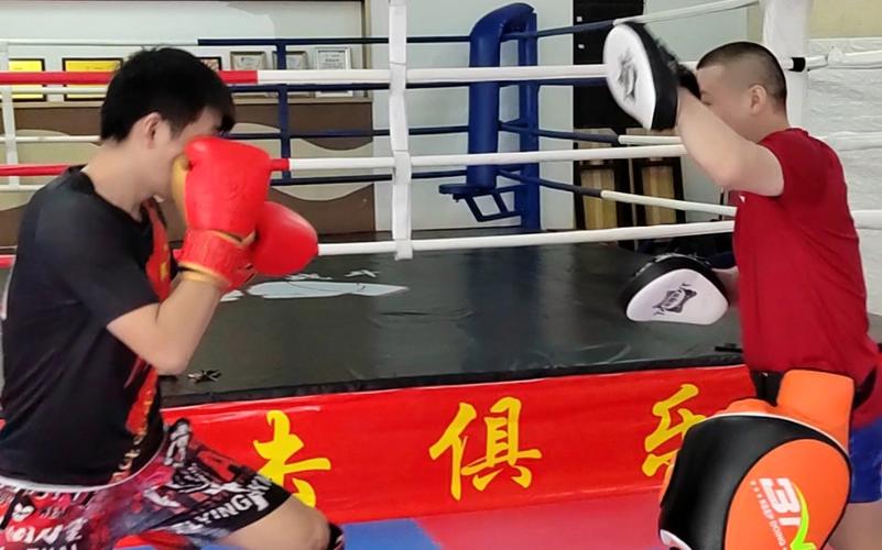 「开云体育诠释拳击‘打靶’魅力:精细化模拟对手,每记出拳皆是大脑与身体的深度协同」